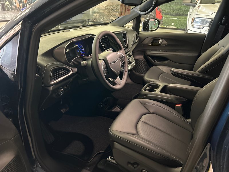 Chrysler Pacifica Hybrid SELECT 2025