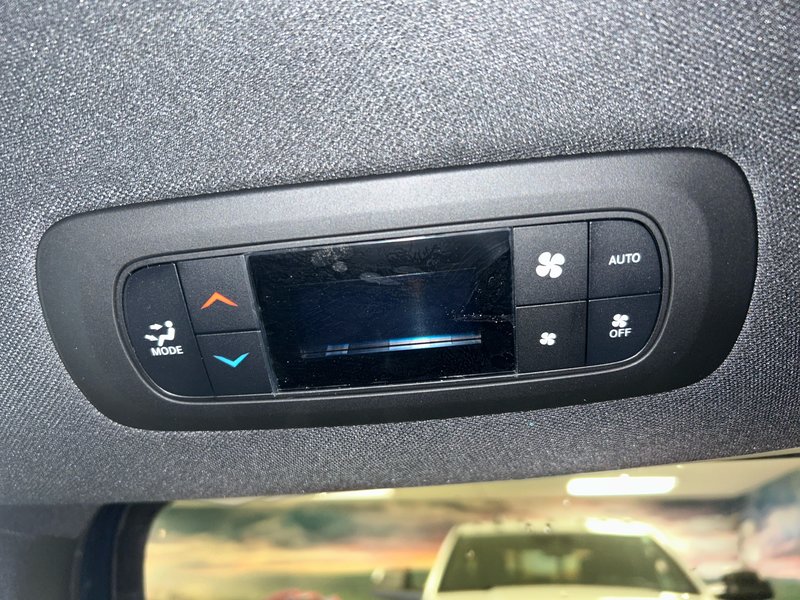 Chrysler Pacifica Hybrid SELECT 2025