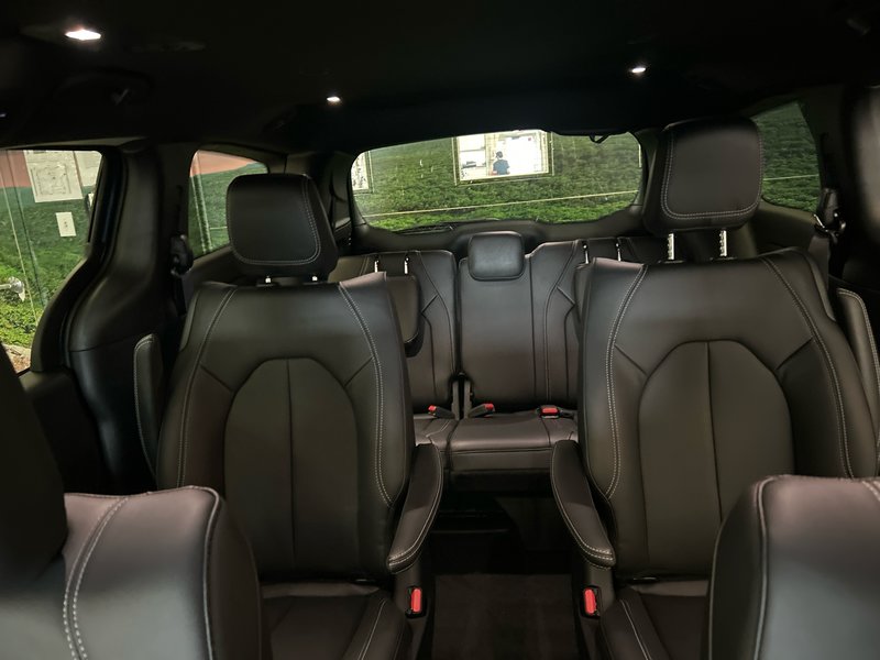 Chrysler Pacifica Hybrid SELECT 2025