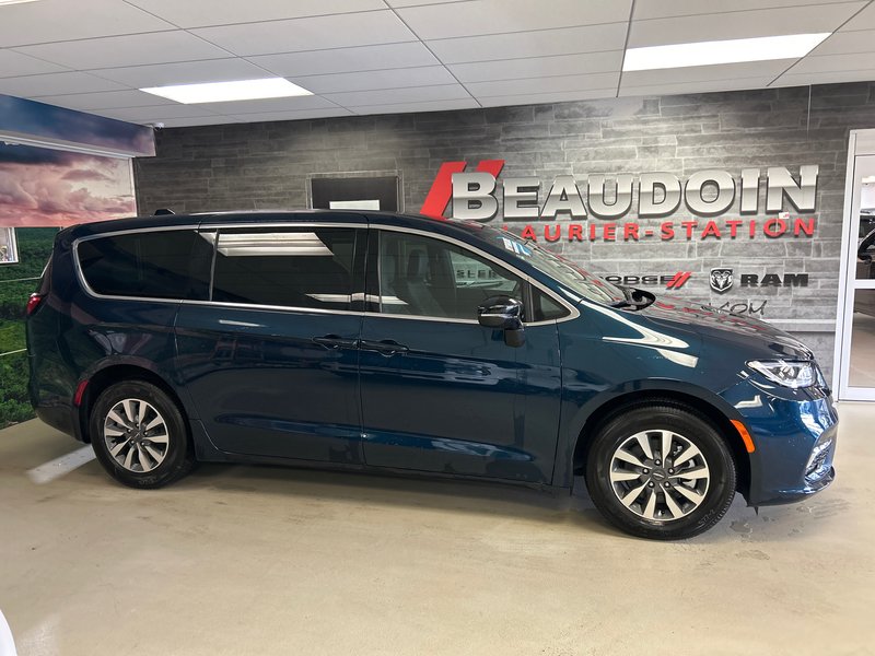 Chrysler Pacifica Hybrid SELECT 2025