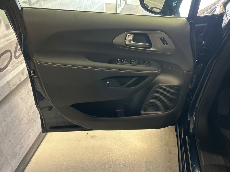 Chrysler Pacifica Hybrid SELECT 2025