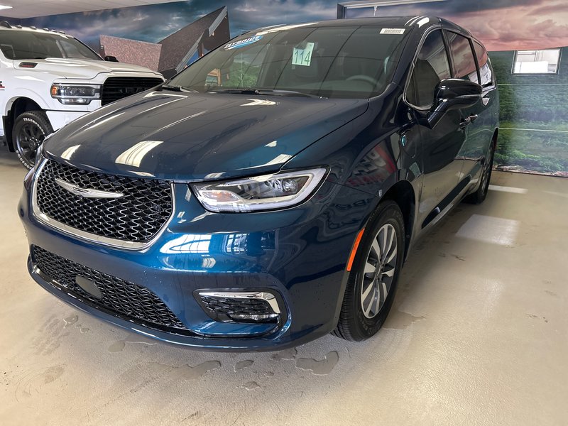 Chrysler Pacifica Hybrid SELECT 2025