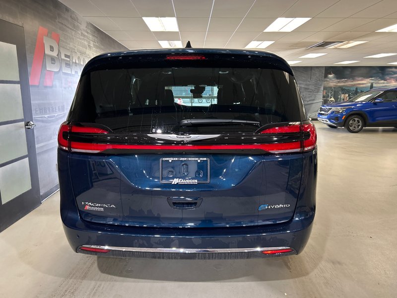 Chrysler Pacifica Hybrid SELECT 2025