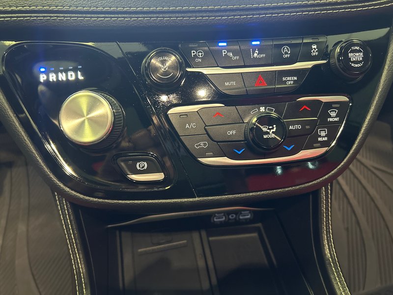 2021 Chrysler PACIFICA LIMITED Limited