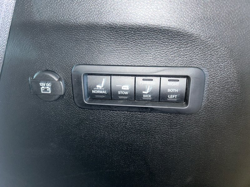 2021 Chrysler PACIFICA LIMITED Limited