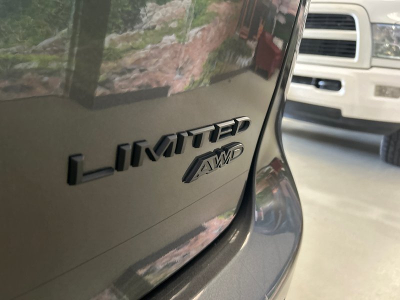 2021 Chrysler PACIFICA LIMITED Limited