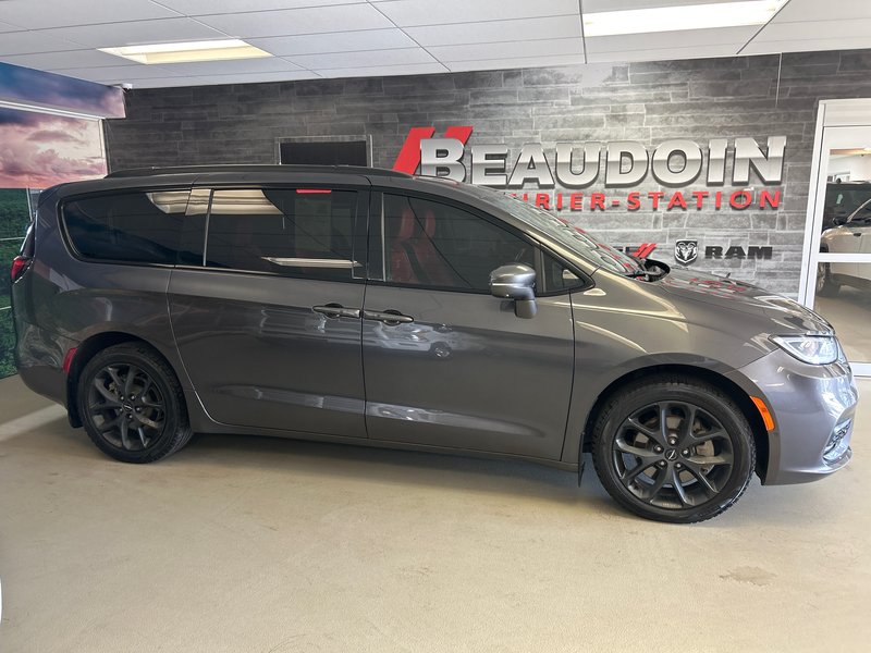 2021 Chrysler PACIFICA LIMITED Limited