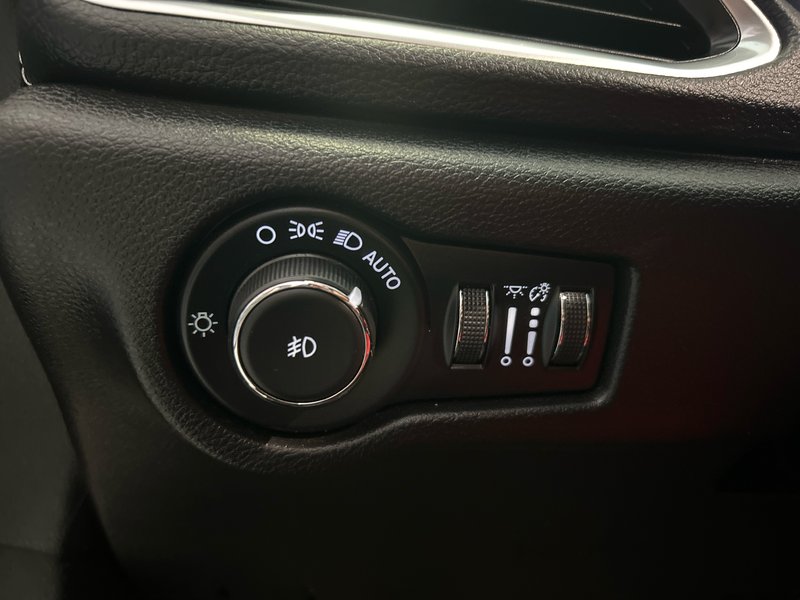 2021 Chrysler PACIFICA LIMITED Limited