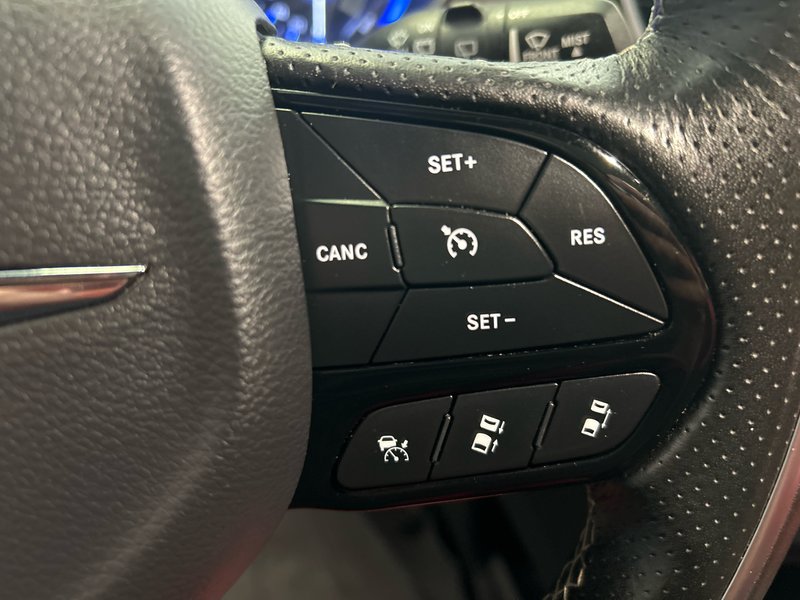 2021 Chrysler PACIFICA LIMITED Limited