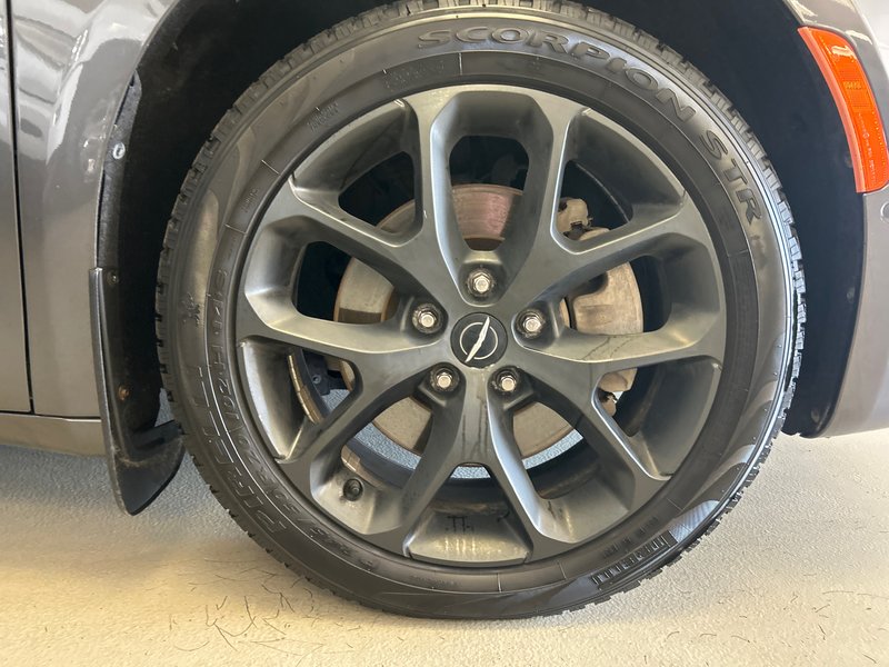 2021 Chrysler PACIFICA LIMITED Limited