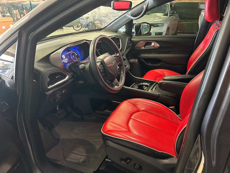 2021 Chrysler PACIFICA LIMITED Limited