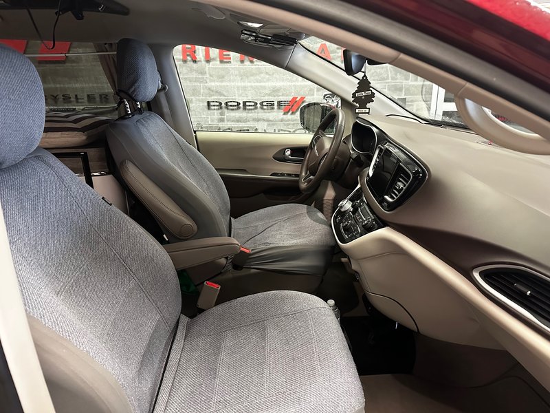 Chrysler PACIFICA LX LX 2019