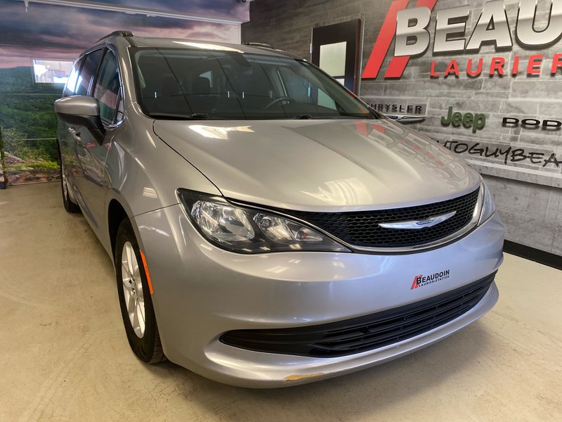 Chrysler Pacifica LX 2017