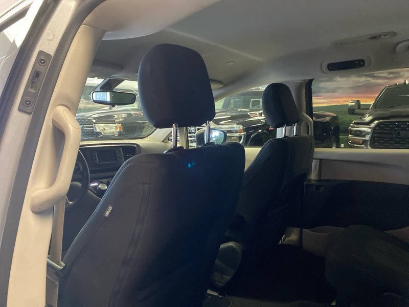 Chrysler Pacifica LX 2017