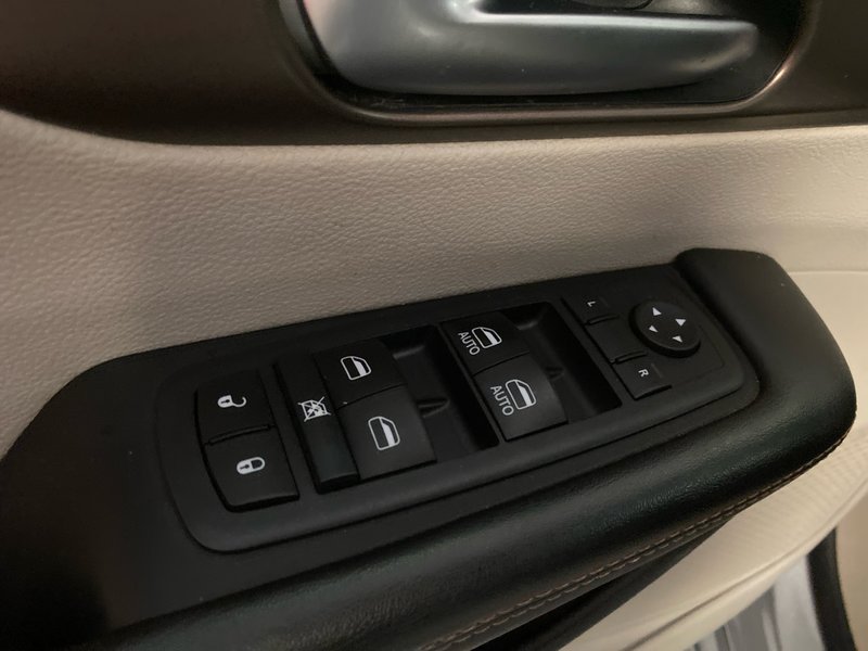 Chrysler Pacifica LX 2017