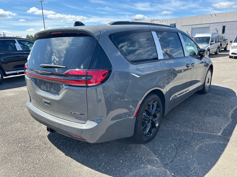Chrysler Pacifica LIMITED 2025