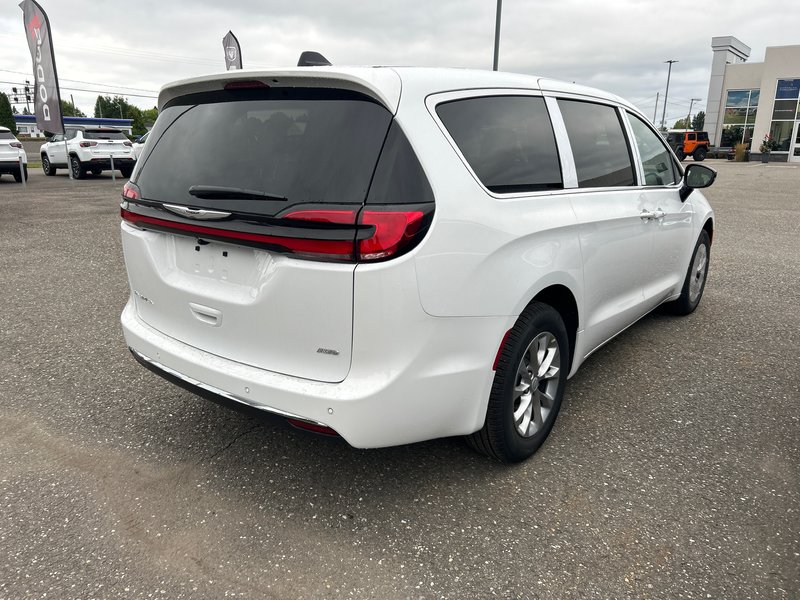 Chrysler Pacifica SELECT AWD 2026
