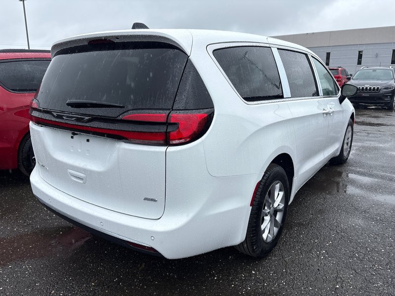 2027 Chrysler Pacifica SELECT AWD