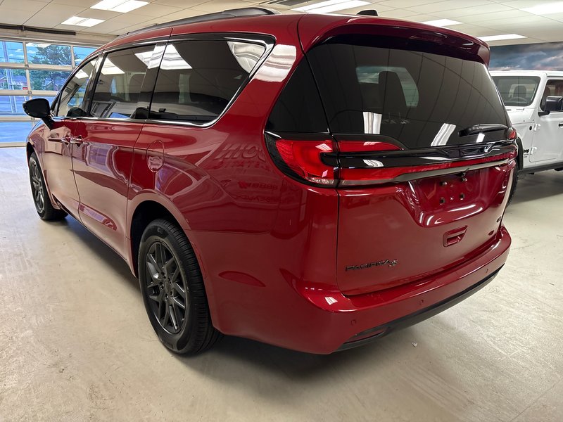 Chrysler Pacifica SELECT AWD 2027