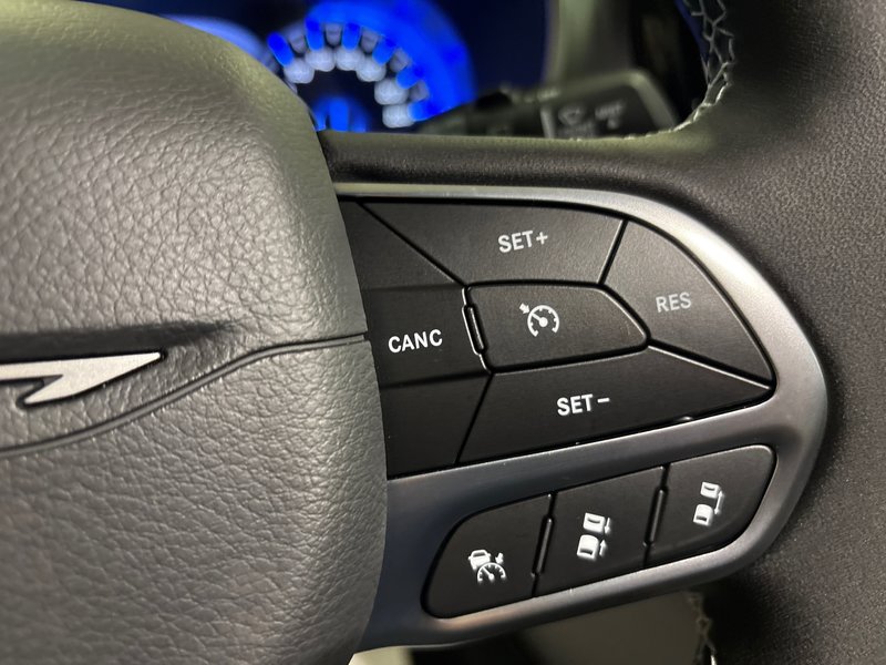 Chrysler Pacifica SELECT AWD 2027