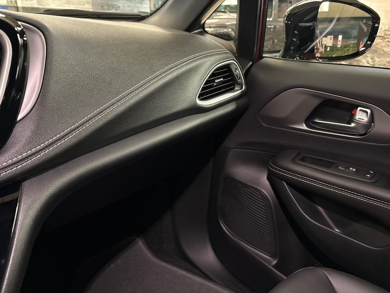 Chrysler Pacifica SELECT AWD 2027