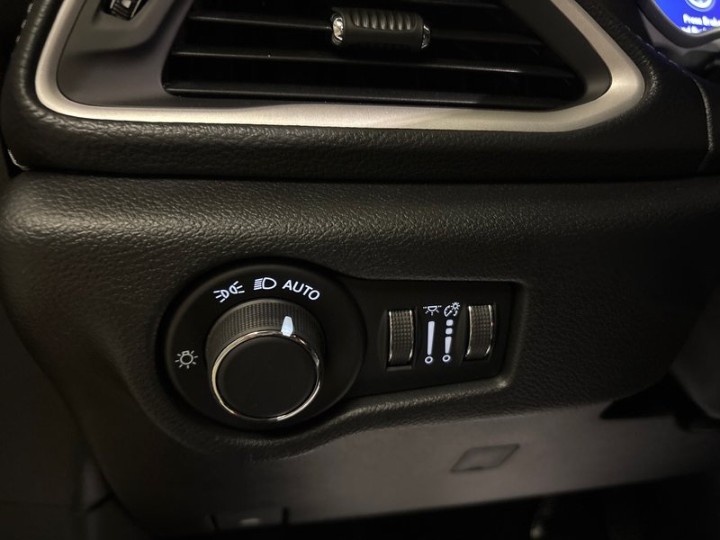 Chrysler Pacifica SELECT AWD 2027