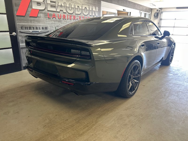 Dodge Charger 4-Doors SCAT PACK PLUS 2026 SIÈGES AVANT CHAUF/VENTILÉS*ENSEMBLE BLACKTOP*TOIT PANORAMIQUE*SIÈGES ARRIÈRE CHAUF.*MÉMOIRE SIÈGES