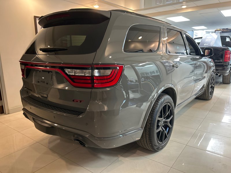 Dodge Durango GT HEMI V8 PREMIUM 2026 SIÈGES AVANT CHAUF. VENTILÉS* SIÈGES CHAUF. 2E RANGÉE* ENSEMBLE TOW`NGO* ENSEMBLE BLACK TOP 2.0*