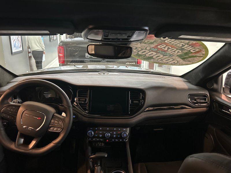 Dodge Durango GT HEMI V8 PREMIUM 2026 SIÈGES AVANT CHAUF. VENTILÉS* SIÈGES CHAUF. 2E RANGÉE* ENSEMBLE TOW`NGO* ENSEMBLE BLACK TOP 2.0*