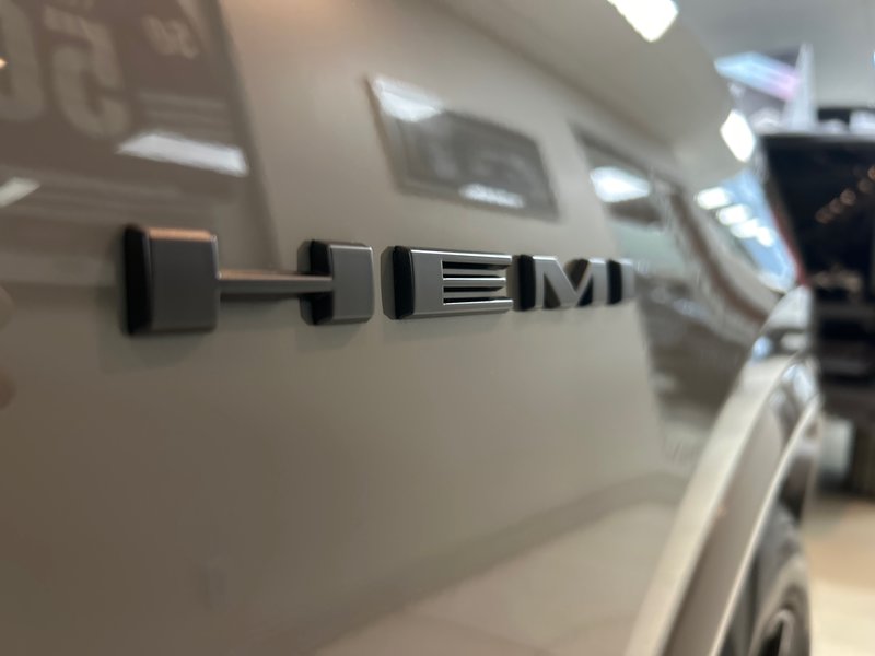 Dodge Durango GT HEMI V8 PREMIUM 2026 SIÈGES AVANT CHAUF. VENTILÉS* SIÈGES CHAUF. 2E RANGÉE* ENSEMBLE TOW`NGO* ENSEMBLE BLACK TOP 2.0*