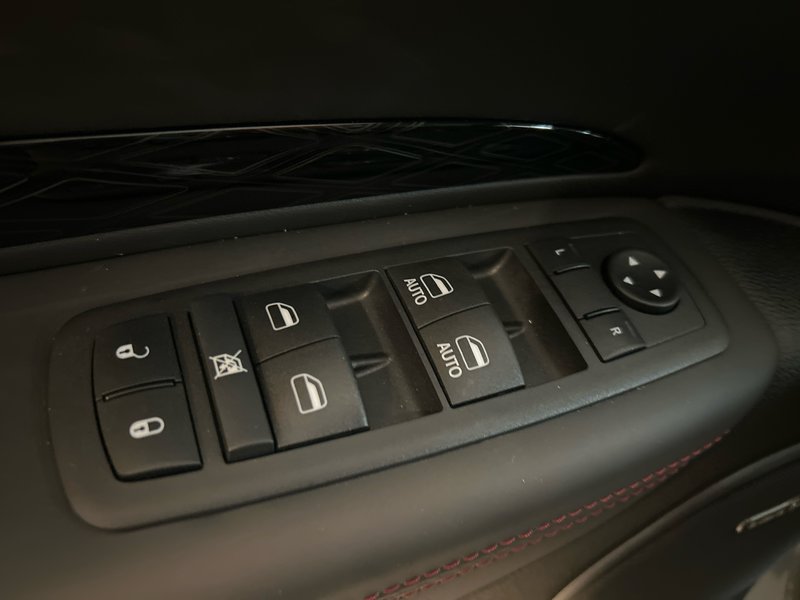 Dodge Durango GT HEMI V8 PREMIUM 2026 SIÈGES AVANT CHAUF. VENTILÉS* SIÈGES CHAUF. 2E RANGÉE* ENSEMBLE TOW`NGO* ENSEMBLE BLACK TOP 2.0*