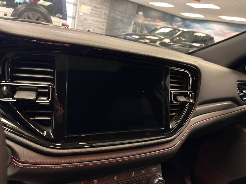 Dodge Durango GT PLUS 2026 ENSEMBLE BLACKTOP* SIÈGES AVANT ET ARRIÈRE CHAUF.* SIÈGES AVANT VENTILÉS* FREIN DE REMORQUE