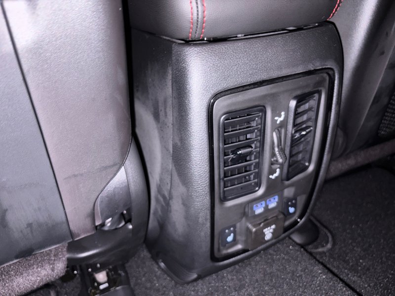 Dodge Durango GT PLUS 2026 ENSEMBLE BLACKTOP* SIÈGES AVANT ET ARRIÈRE CHAUF.* SIÈGES AVANT VENTILÉS* FREIN DE REMORQUE