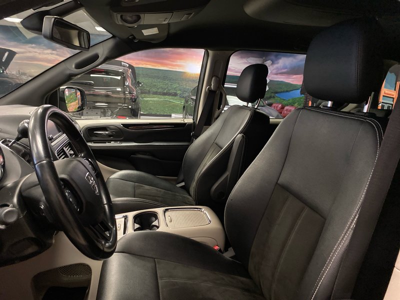 2019 Dodge GR CARAVAN SE SXT Premium Plus