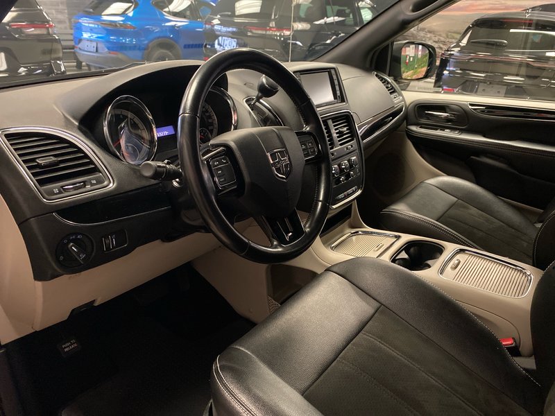 2019 Dodge GR CARAVAN SE SXT Premium Plus