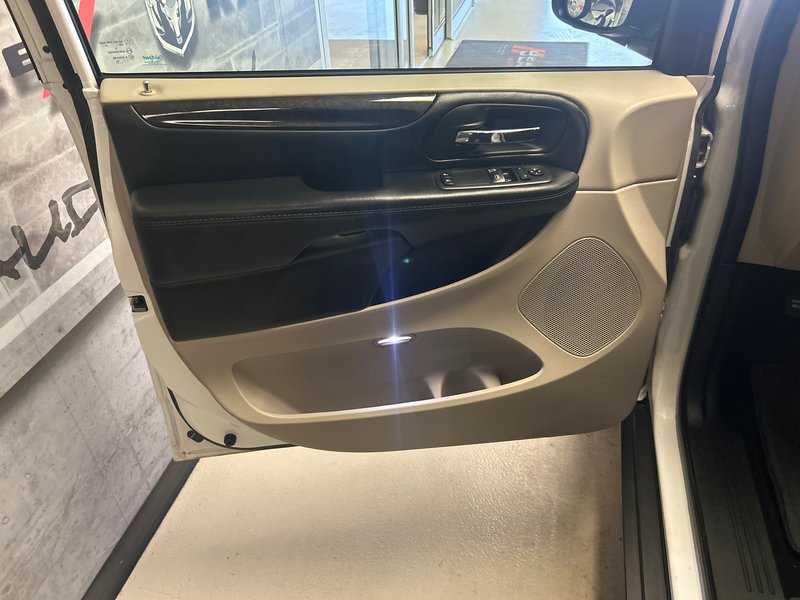 2020 Dodge Grand Caravan SE SE