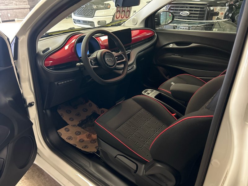 Fiat 500e RED 2025 100% ÉLECTRIQUE * SIÈGES AVANT CHAUFFANTS