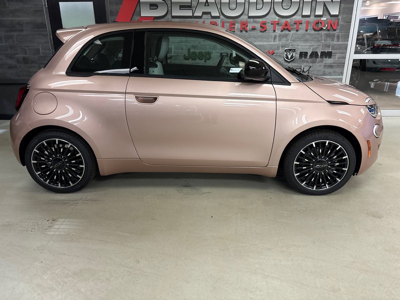 Fiat 500e POP 2026 SIÈGES CHAUF.* RÉGULATEUR DE VITESSE* SELECTEUR E-MODE* CARPLAY/ANDROID AUTO* 230 KM D'AUTONOMIE
