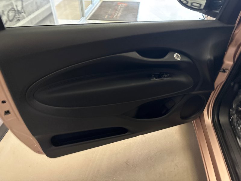 Fiat 500e POP 2026 SIÈGES CHAUF.* RÉGULATEUR DE VITESSE* SELECTEUR E-MODE* CARPLAY/ANDROID AUTO* 230 KM D'AUTONOMIE