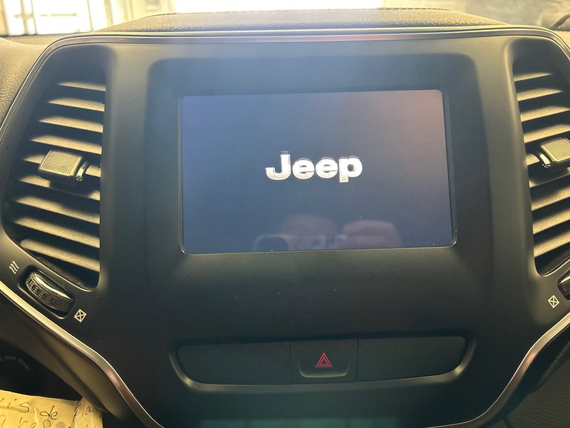 2019 Jeep CHEROKEE LATITUDE North