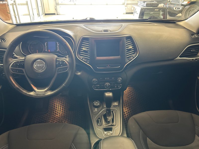 2019 Jeep CHEROKEE LATITUDE North