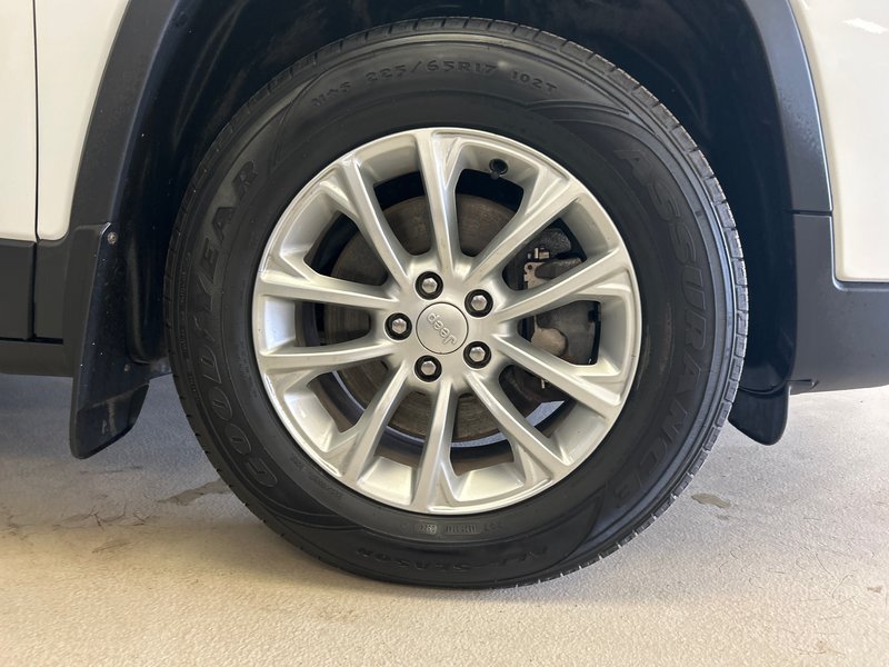 2019 Jeep CHEROKEE LATITUDE North