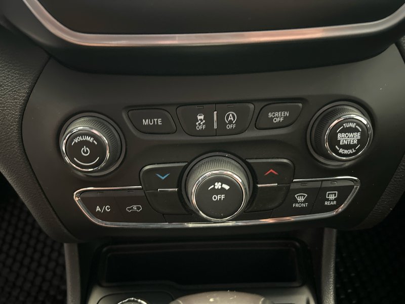 2019 Jeep CHEROKEE LATITUDE North