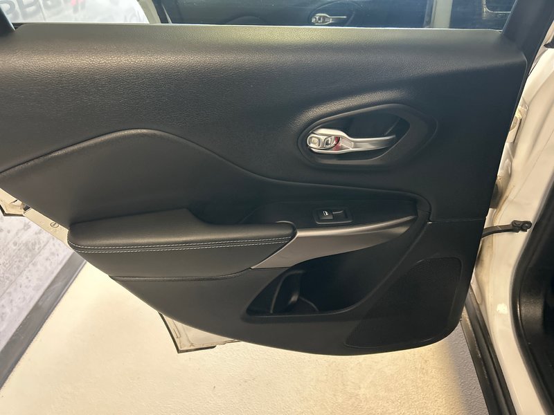 2019 Jeep CHEROKEE LATITUDE North