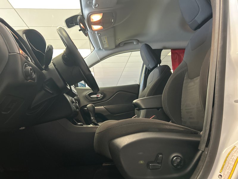 2019 Jeep CHEROKEE LATITUDE North