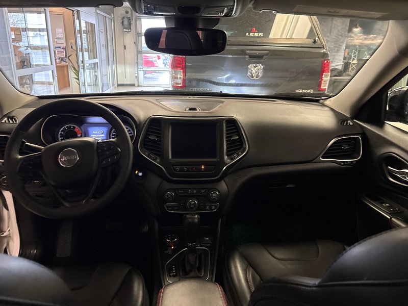 2023 Jeep Cherokee Trailhawk