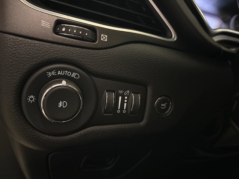 2023 Jeep Cherokee Trailhawk