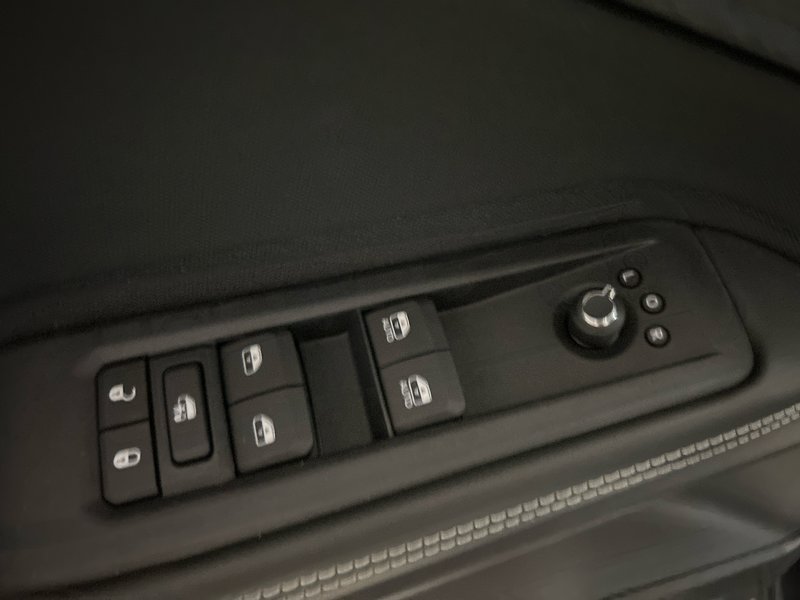 Jeep Cherokee BASE 2026