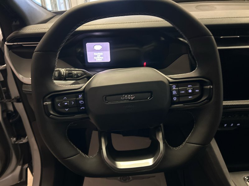 Jeep Cherokee BASE 2026