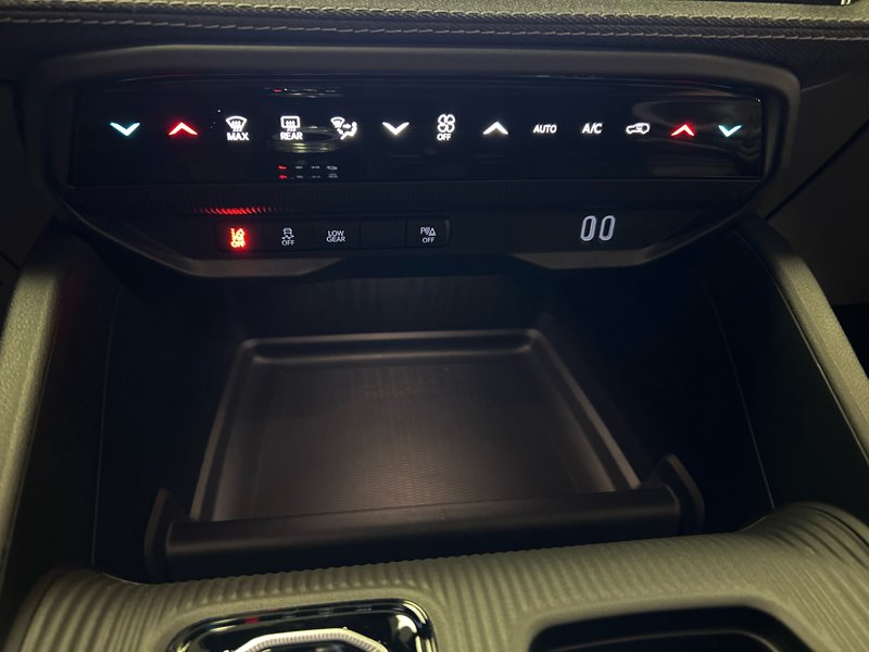 Jeep Cherokee BASE 2026